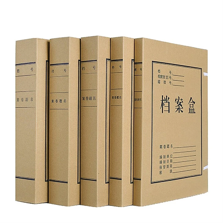 Braune Kraftpapierrolle für die Verpackung